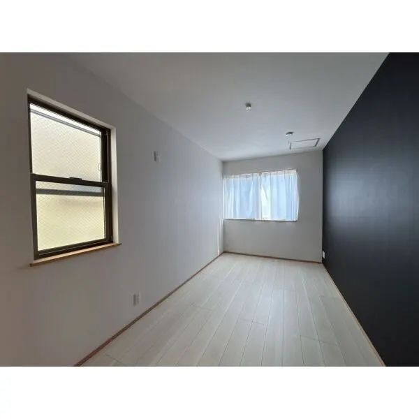 横浜市神奈川区三ツ沢中町 洋室