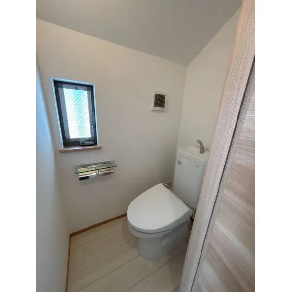 横浜市神奈川区三ツ沢中町 2Fトイレ