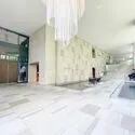 GLOBAL FRONT TOWER　グローバルフロントタワー エントランス：ブリッジホール 1階