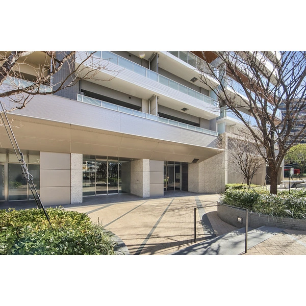 ＨＡＲＵＭＩ　ＦＬＡＧ　ＰＡＲＫ　ＶＩＬＬＡＧＥ PARK VILLAGEC棟エントランス