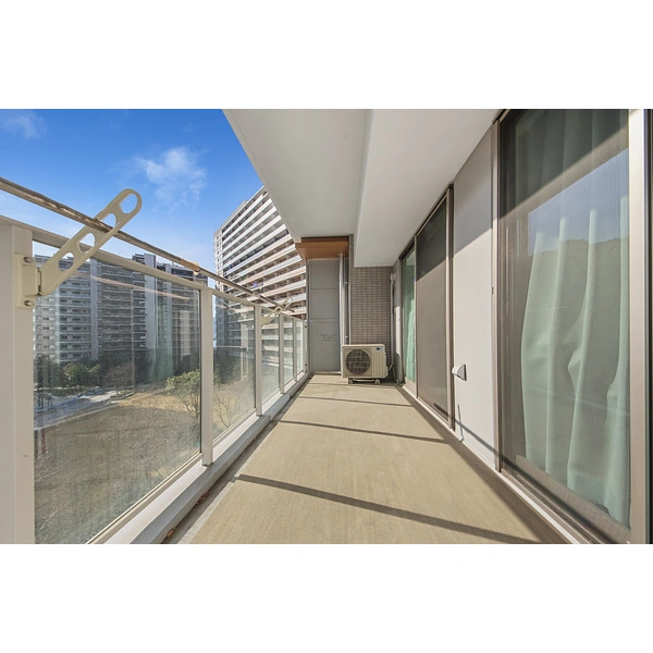 ＨＡＲＵＭＩ　ＦＬＡＧ　ＰＡＲＫ　ＶＩＬＬＡＧＥ 南向きバルコニー