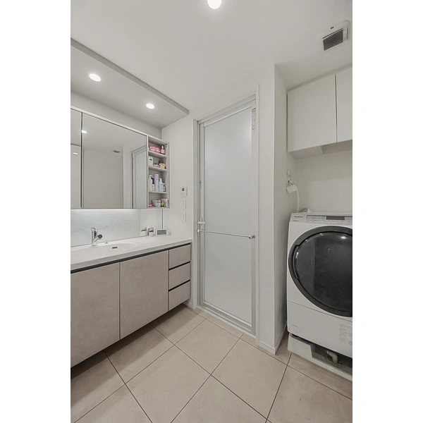 ＨＡＲＵＭＩ　ＦＬＡＧ　ＰＡＲＫ　ＶＩＬＬＡＧＥ 洗面室※家具・調度品は価格に含まれません