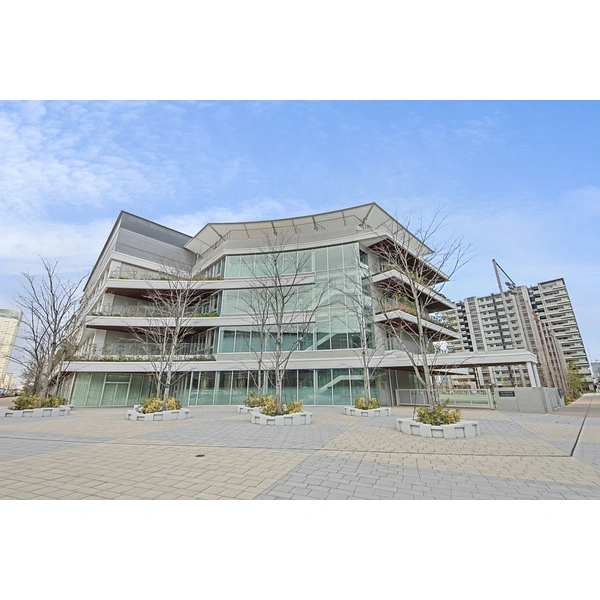 ＨＡＲＵＭＩ　ＦＬＡＧ　ＰＡＲＫ　ＶＩＬＬＡＧＥ 区立晴海西小学校（小学校）まで約240m（徒歩3分）