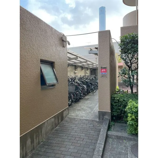 多摩川ハイム 3号棟 駐輪場