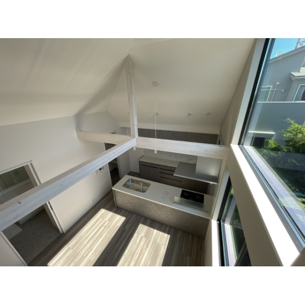 川崎市高津区下作延７丁目 ロフトからダイニングキッチンを望む