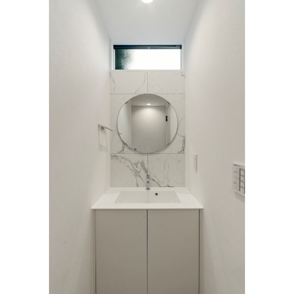 川崎市高津区下作延７丁目 1階部分にも洗面台がございます