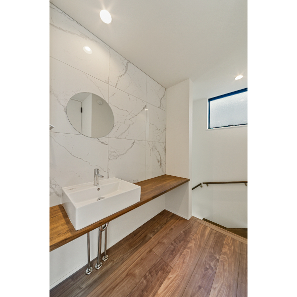 川崎市高津区下作延7丁目 2階 廊下部分には便利な洗面台がございます