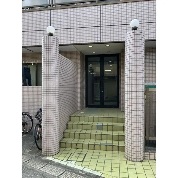 ステアウェル本郷 エントランスアプローチ