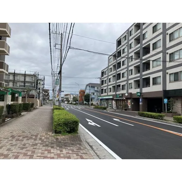 プライムスクエアー幕張本郷 前面道路(南西側)