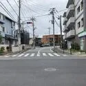 プライムスクエアー幕張本郷 前面道路（北西側）