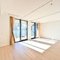 麻布台ヒルズレジデンスB 陽当り・通風・眺望良好な、6階部分の南西向き住戸。2025年10月築、明るく清潔感のある空間です。