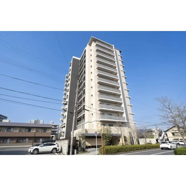 シャリエ大津県庁前通り 外観