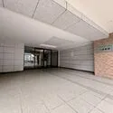 グランイーグル千歳船橋 広々としたマンションの入り口