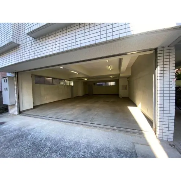 ハイツ18 車庫・倉庫