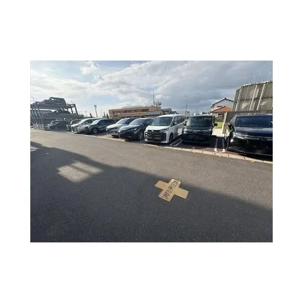 ロフティ長久手II 駐車場
