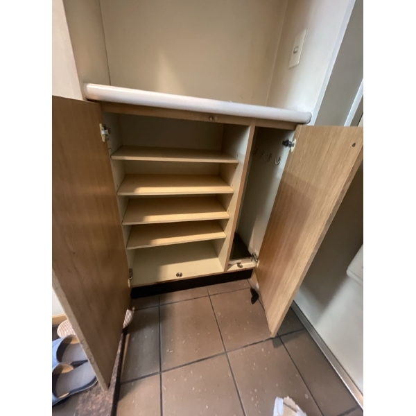 レジェンド日暮里 玄関収納　家具・調度品は価格に含まれません。