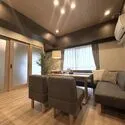 ファーイースト・コンドミニアム大森 南向きバルコニーに面したLDK。美しい木目が温かみのある空間を演出します