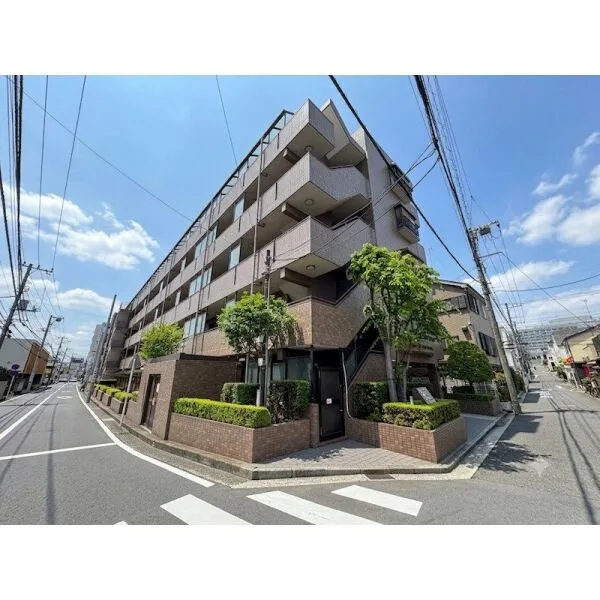 ナイスアーバン横濱白楽 【間取り】南西・角部屋につき、陽当たり良好！約8.9ｍのワイドスパン住戸！収納豊富でゆとりある間・…