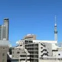 グローベル　ザ・スイート両国 10階共用廊下からの、東京スカイツリーを望む眺望（天候による）