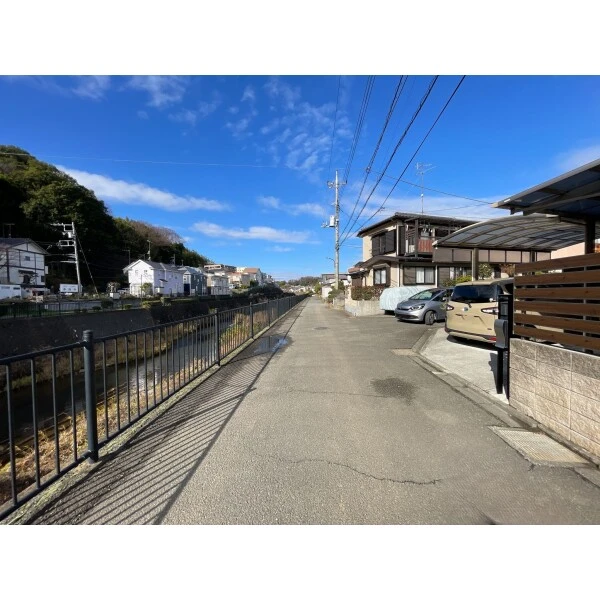 町田市三輪町 前面道路