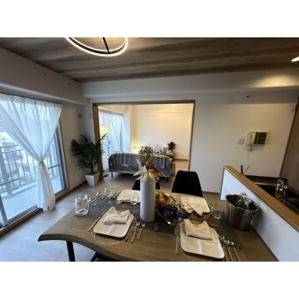 パレス新伊丹二番館 家具・照明は価格に含まれます。(食器・観葉植物・フロアライト以外)
