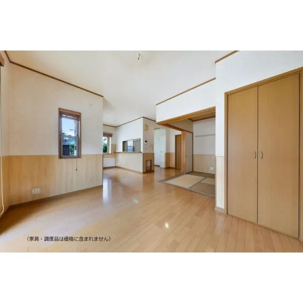 松戸市新松戸南1丁目 ガス温水式床暖房付きリビング・ダイニング
