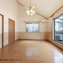 松戸市新松戸南１丁目 バルコニーに面した二面採光の明るい2階洋室