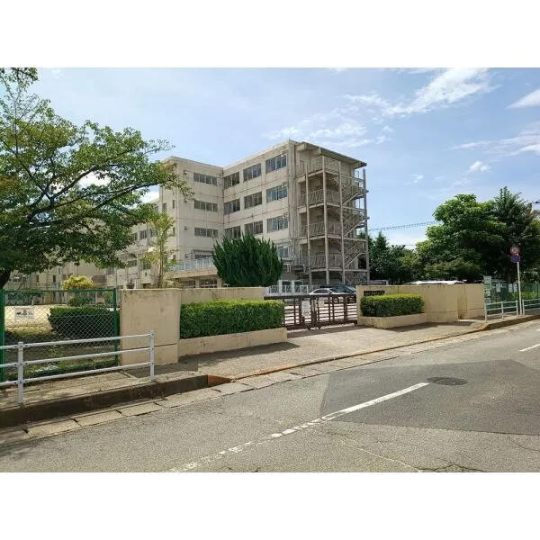 松戸市新松戸南１丁目 松戸市立馬橋北小学校（小学校）まで約400m（徒歩5分）