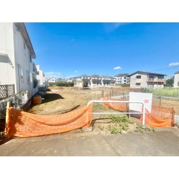 府中市白糸台2丁目 前面道路含む現地写真