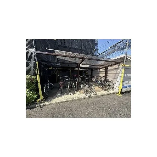 モア・ステージ綾瀬 駐輪場