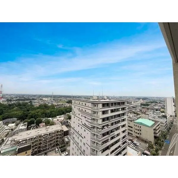 ザ・パークハウス町田フロント 遮るものなく周囲を見晴らす豊かな眺望。外部からの視線が届きにくい、プライバシー性の高さも魅力です。