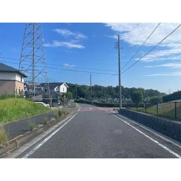 みよし市黒笹２丁目 前面道路（南西側）