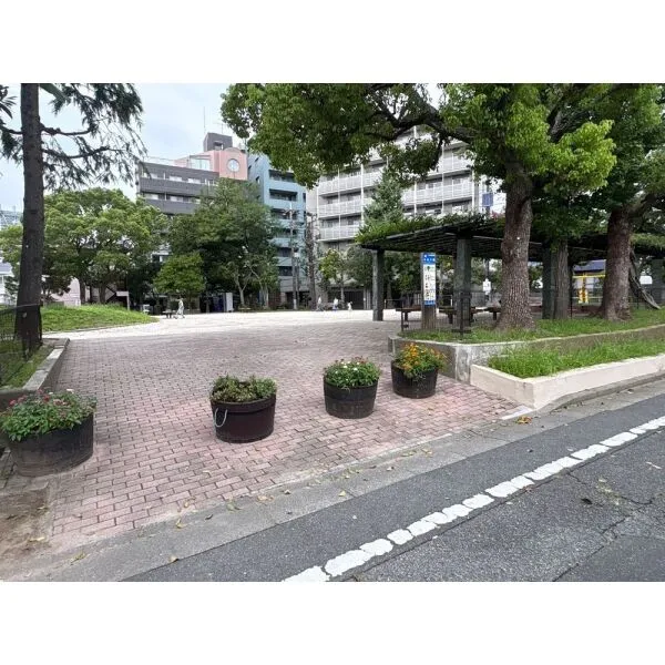 コスモ西葛西ロイヤルフォルム 小島公園(公園)まで約240m(徒歩3分)