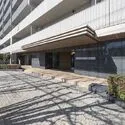 東京アクアガーデン ホテルライクな車寄せを備えたエントランス