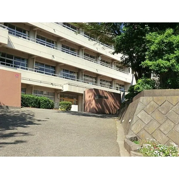 海老名市国分寺台1丁目 海老名市立大谷中学校(中学校)まで約1300m(徒歩17分)
