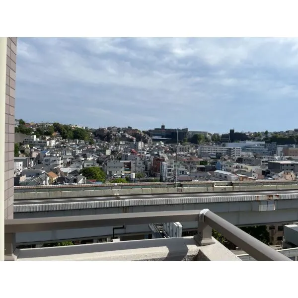 カインドステージ横浜阪東橋 南西向きバルコニーからの眺望
