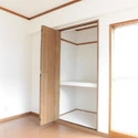 丸美タウンマンション昭和橋 南西洋室にはクローゼットがあります。
