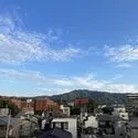 コスモ吉田近衛通 目の前に視界を遮るものなく、開放的な景色。晴れた日には、豊かな山々や気持ち良い青空を望めます。