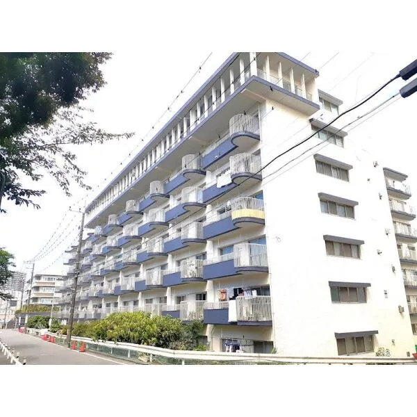 上大岡ハイツＢ棟 閑静な住宅街に立地。2023年7月大規模修繕工事実施済みです♪