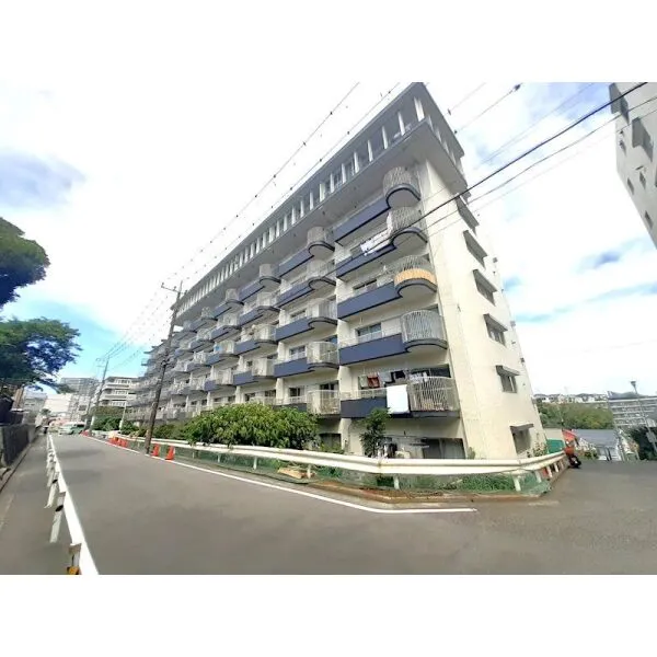 上大岡ハイツＢ棟 京急本線「上大岡」駅徒歩9分・閑静な住宅街に立地！
