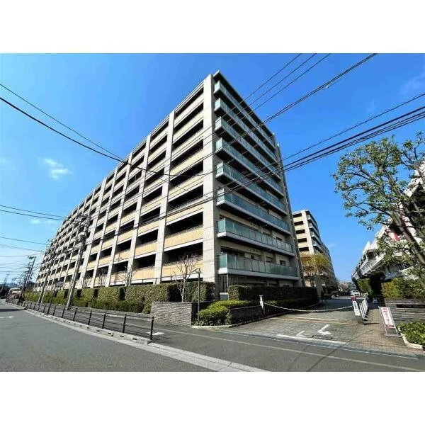 グローブスクエア 南東側外観