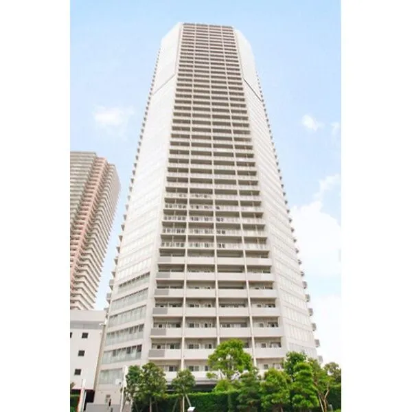 アップルタワー東京キャナルコート 重厚感のあるマンション外観。大規模修繕工事実施済みです。