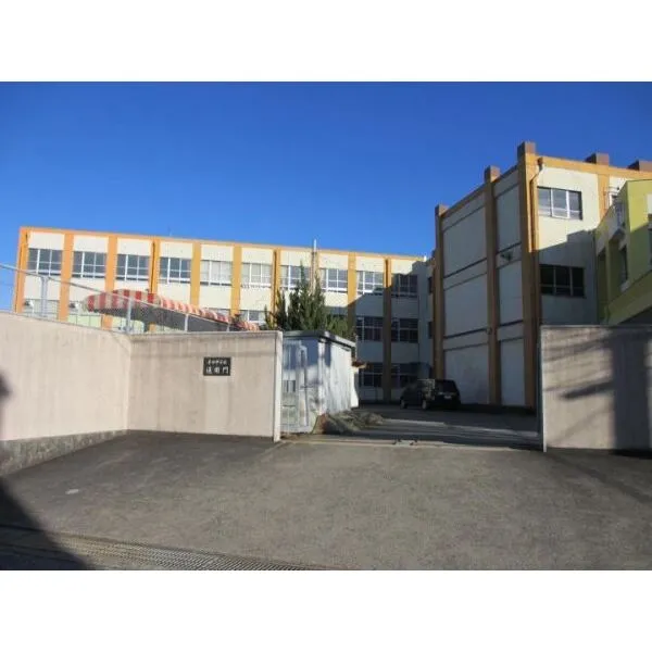 名古屋市西区長先町 平田中学校 850m