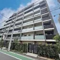 サンリヤン練馬北町 総戸数90戸。８階建ての瀟洒な建物です。