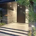 サンリヤン練馬北町 重厚感のあるエントランスアプローチ。