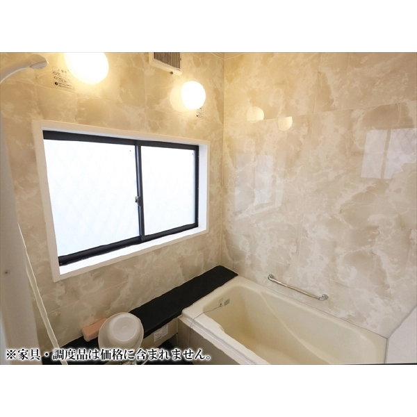 西宮市苦楽園五番町 【浴室】窓があり明るく風通しも良く、湿気を排しカビ防止にもなります