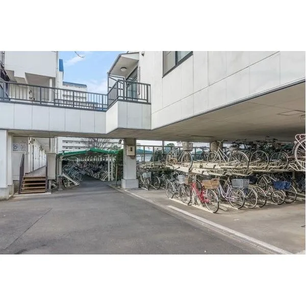 東建金町マンション 駐輪場