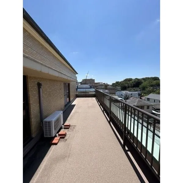 ダイアパレス本山 23.46m2の広々ルーフバルコニー