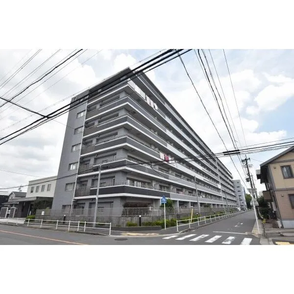 ファミリアーレ八田駅前 マンション外観