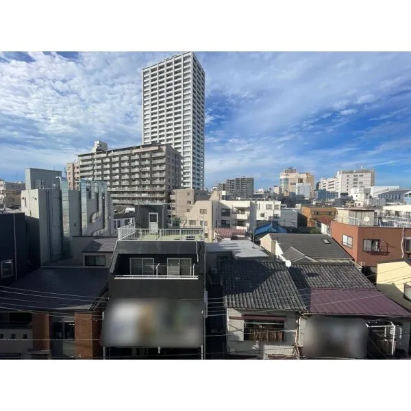 ロワール北千住 玄関前正面からの眺望